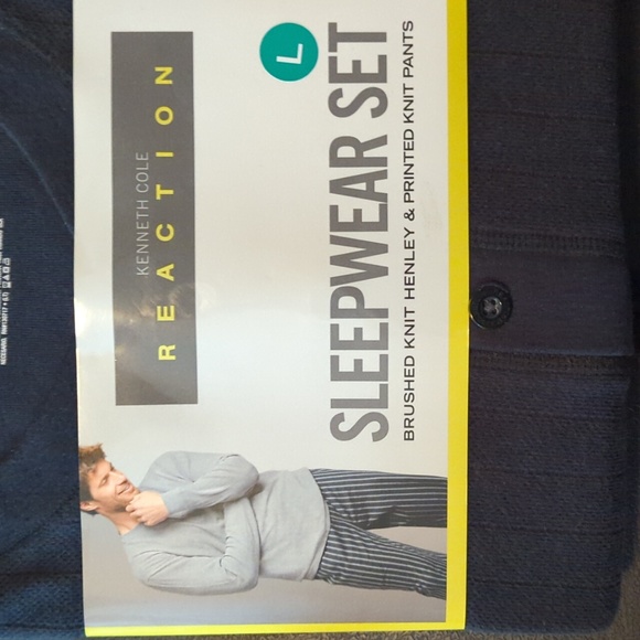 Kenneth Cole. Reaction Sleepwear Set  Large  SALE - Picture 3 of 6